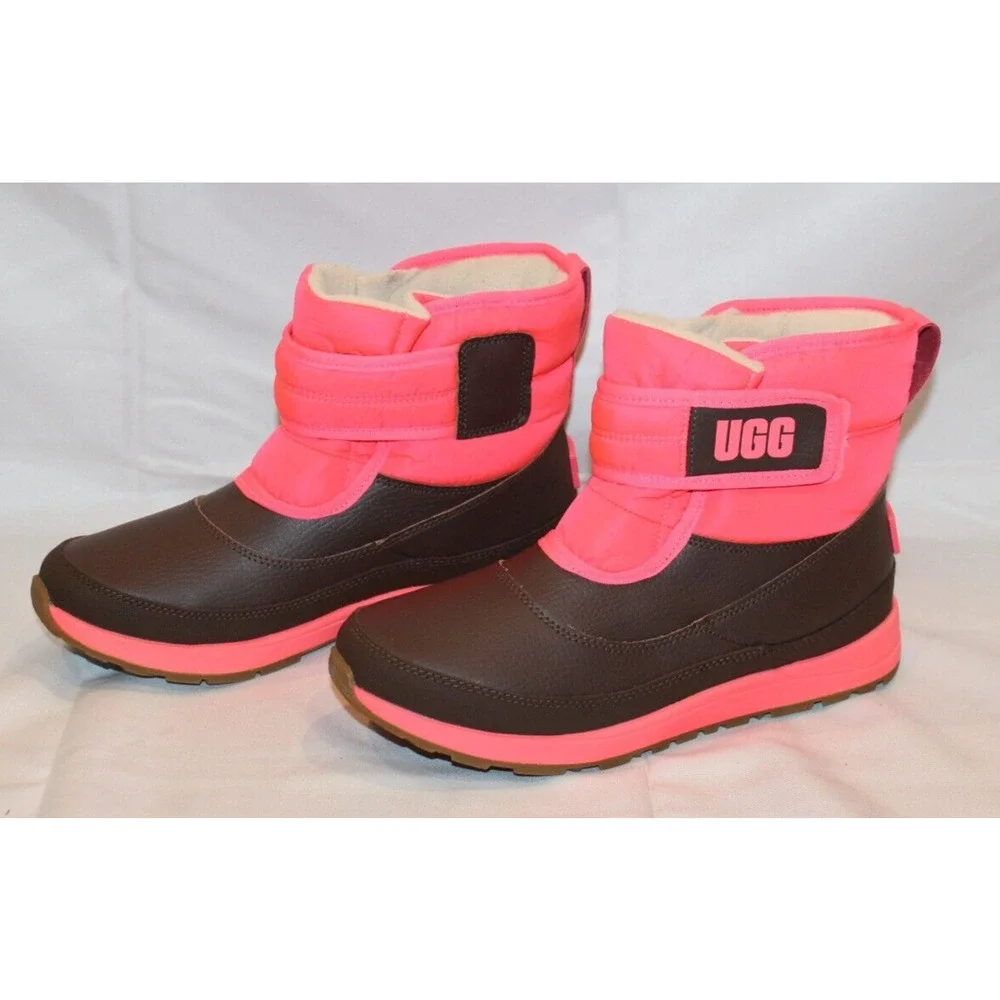 UGG YOUTH SZ 6 WATERPROOF PINK‎ WINTER BOOTS NEW IN BOX